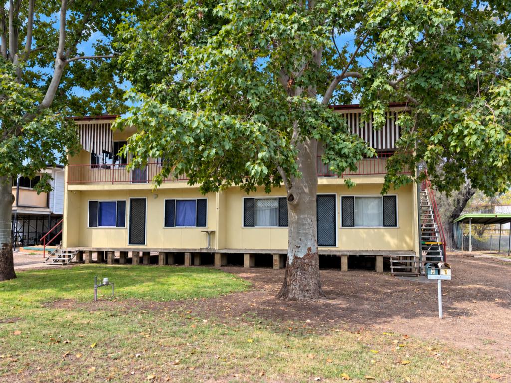 2/4 Condor Cres, Moree, NSW 2400