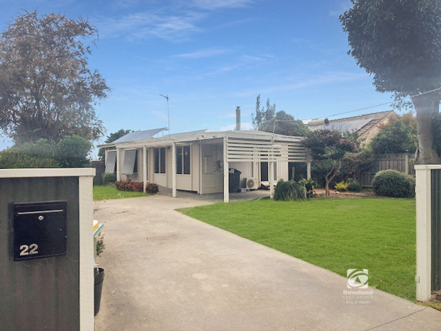 22 Toonalook Pde, Paynesville, VIC 3880