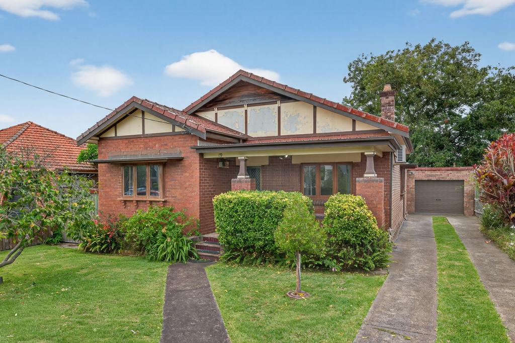 19 Linden Ave, Punchbowl, NSW 2196