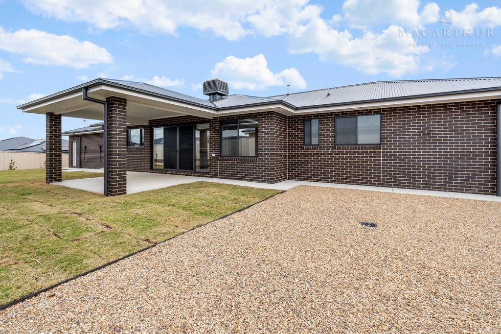 3 Edgar Pl, Gobbagombalin, NSW 2650
