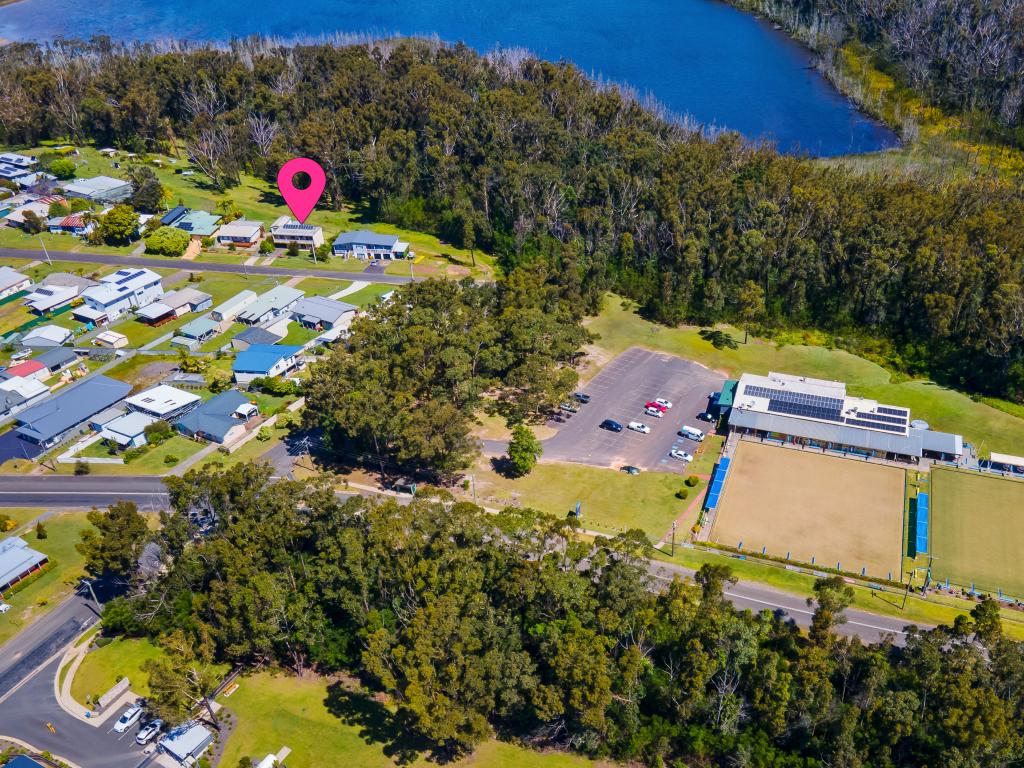 4 Spinks Ave, Lake Conjola, NSW 2539