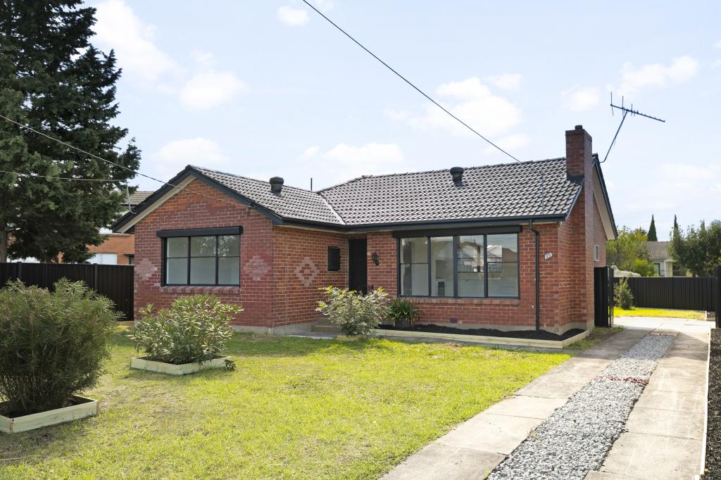 35 Rosedale Cres, Dallas, VIC 3047