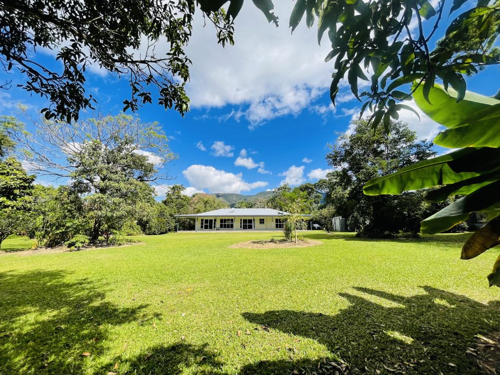 33 Thomas Ct, Bulgun, QLD 4854