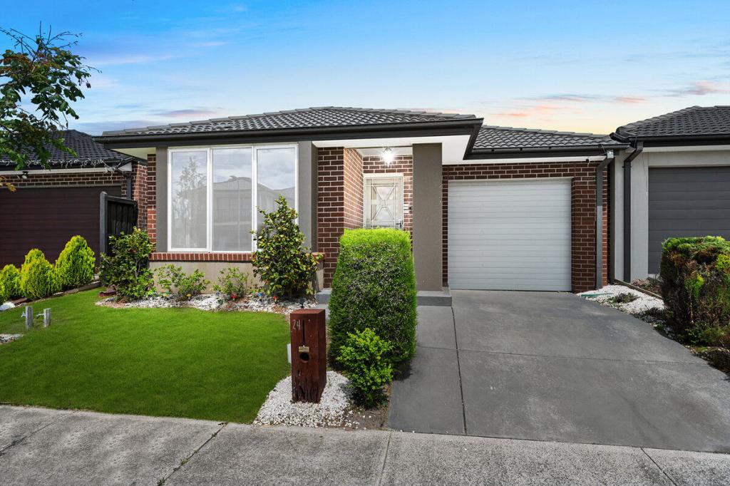 24 Colonnade St, Clyde North, VIC 3978