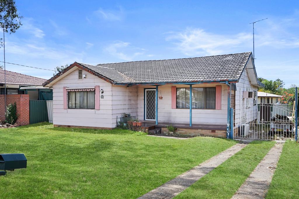 43 Tasman Ave, Lethbridge Park, NSW 2770