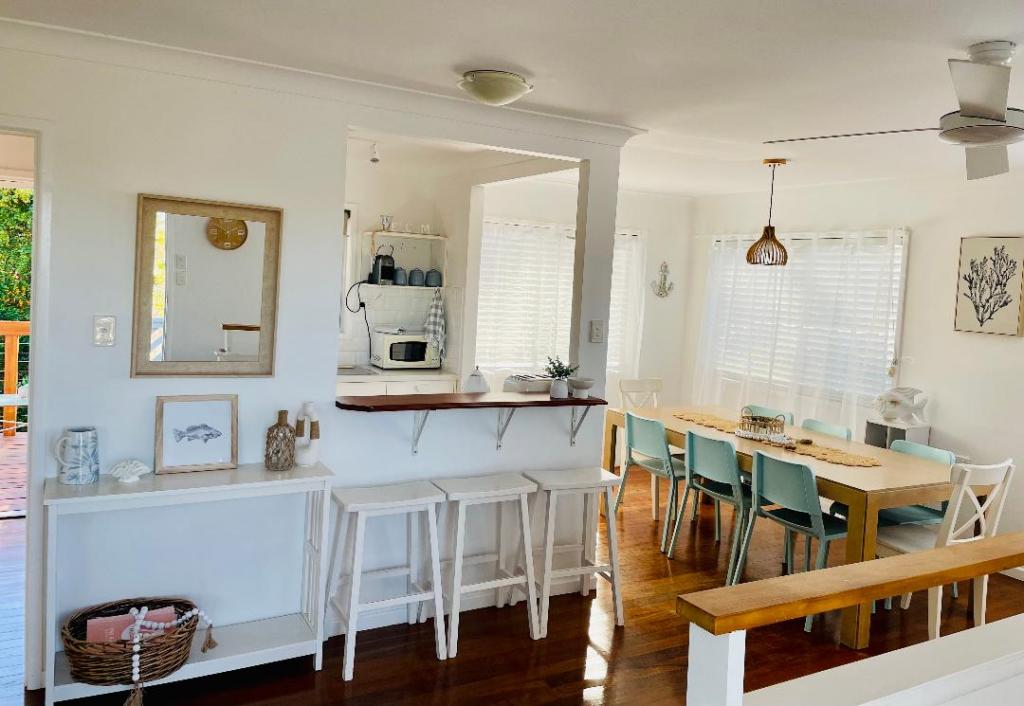 21 Palm Dr, Mooloolaba, QLD 4557