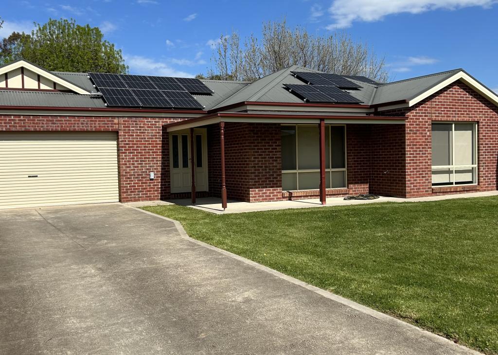 2/22 EYRE ST, RUTHERGLEN, VIC 3685