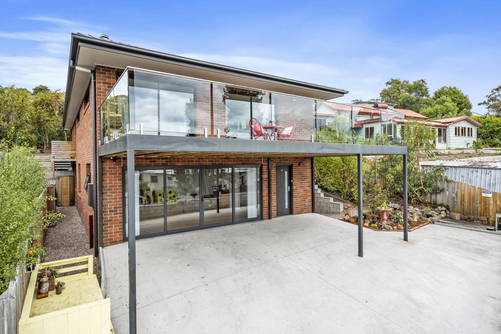 2/11 Sophia St, Kingston, TAS 7050