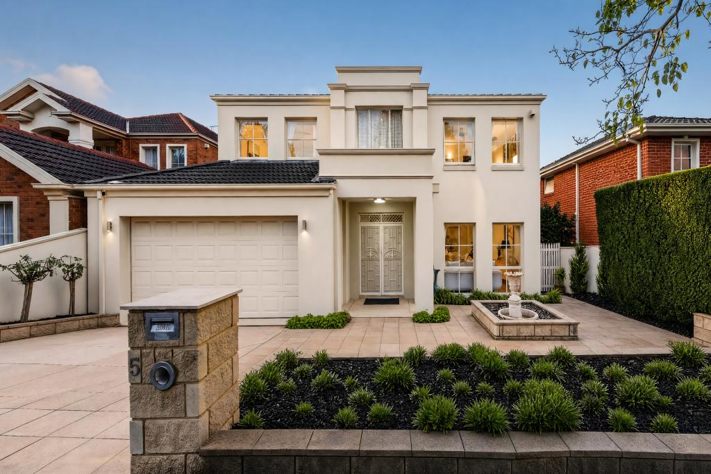 5 CHAPEL CT, DONCASTER, VIC 3108