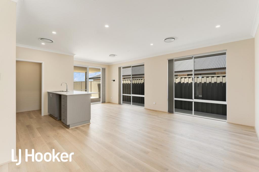 10 Newton St, Eglinton, WA 6034