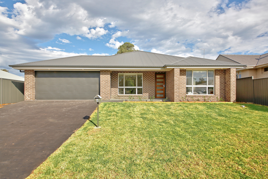 6 Kurrajong Cres, Tahmoor, NSW 2573