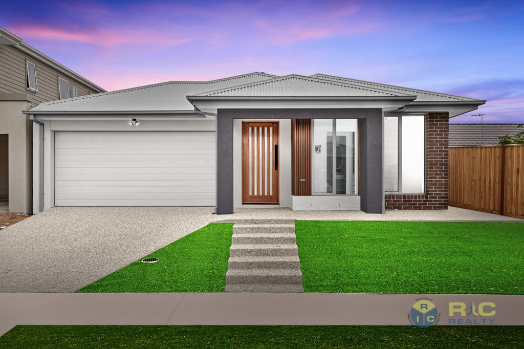 4 BRINDABELLA CRES, DONNYBROOK, VIC 3064