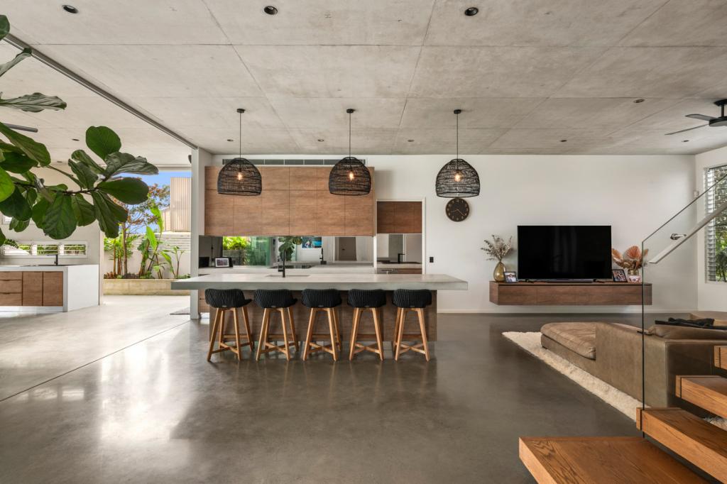 27 Kooringal Cres, Buddina, QLD 4575