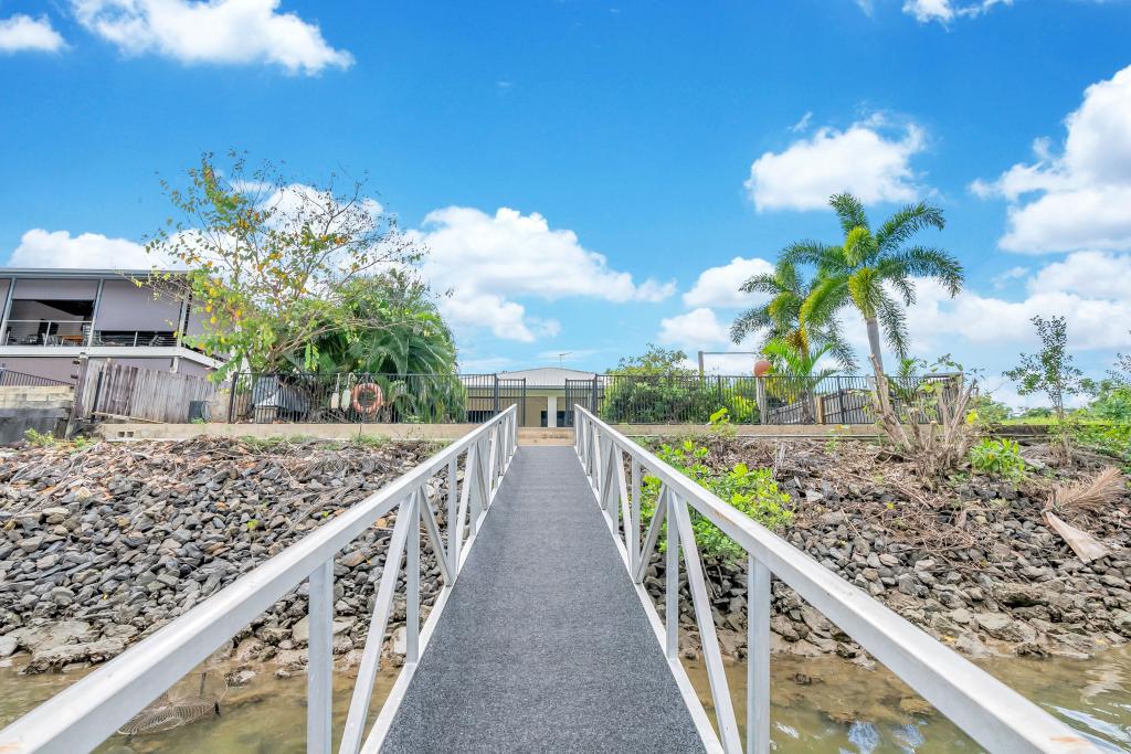 35 Riverside Pde, Trinity Park, QLD 4879