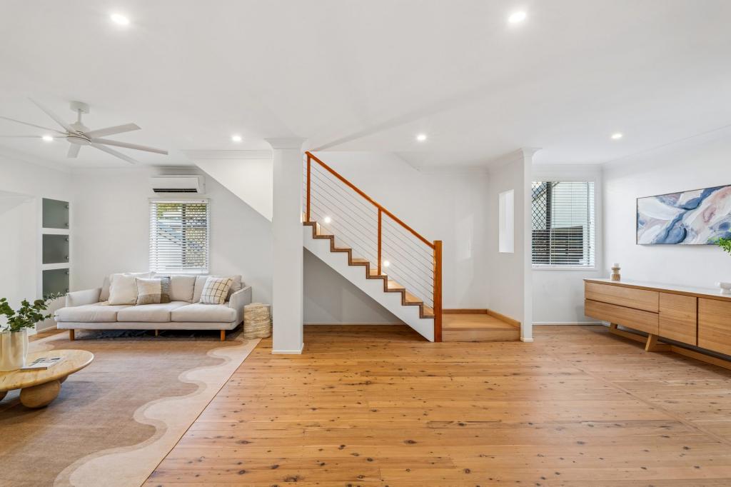 7 First Ave, Labrador, QLD 4215