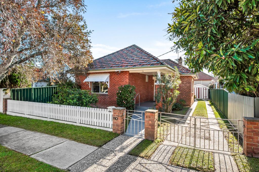 110 Kemp St, Hamilton South, NSW 2303