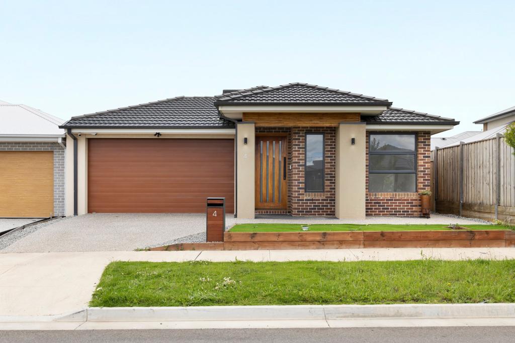 4 Buster St, Sunbury, VIC 3429