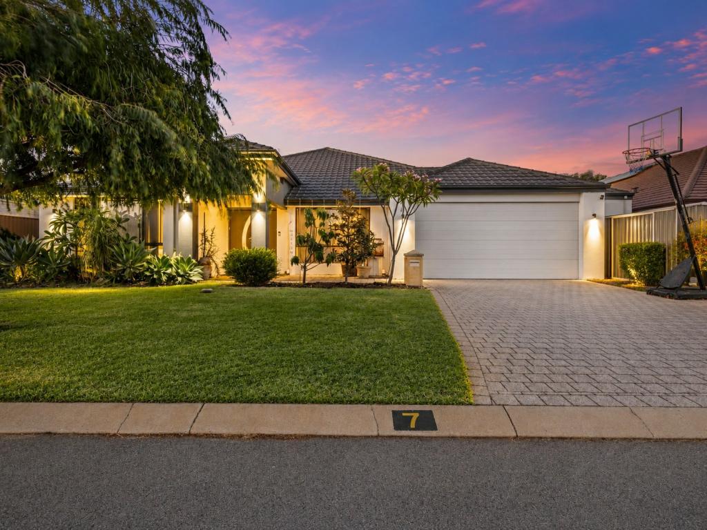 7 Paspalum St, Piara Waters, WA 6112