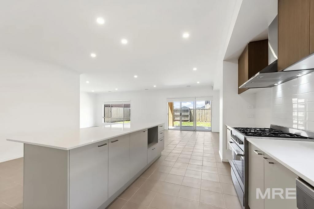 11 Maspeth Cres, Point Cook, VIC 3030