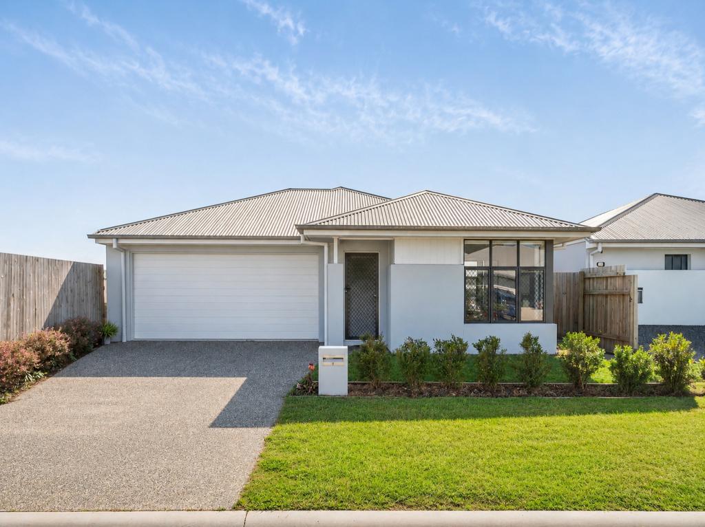 7 CARISBROOKE ST, MORAYFIELD, QLD 4506