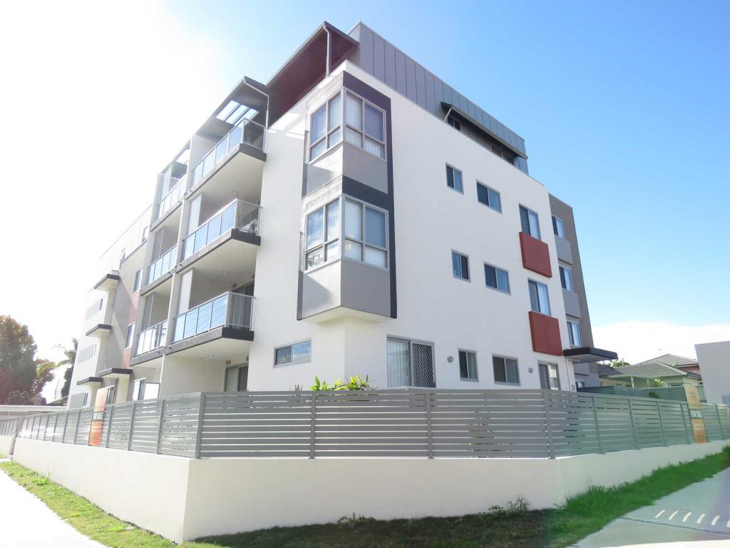 305/71-73 ESSINGTON ST, WENTWORTHVILLE, NSW 2145