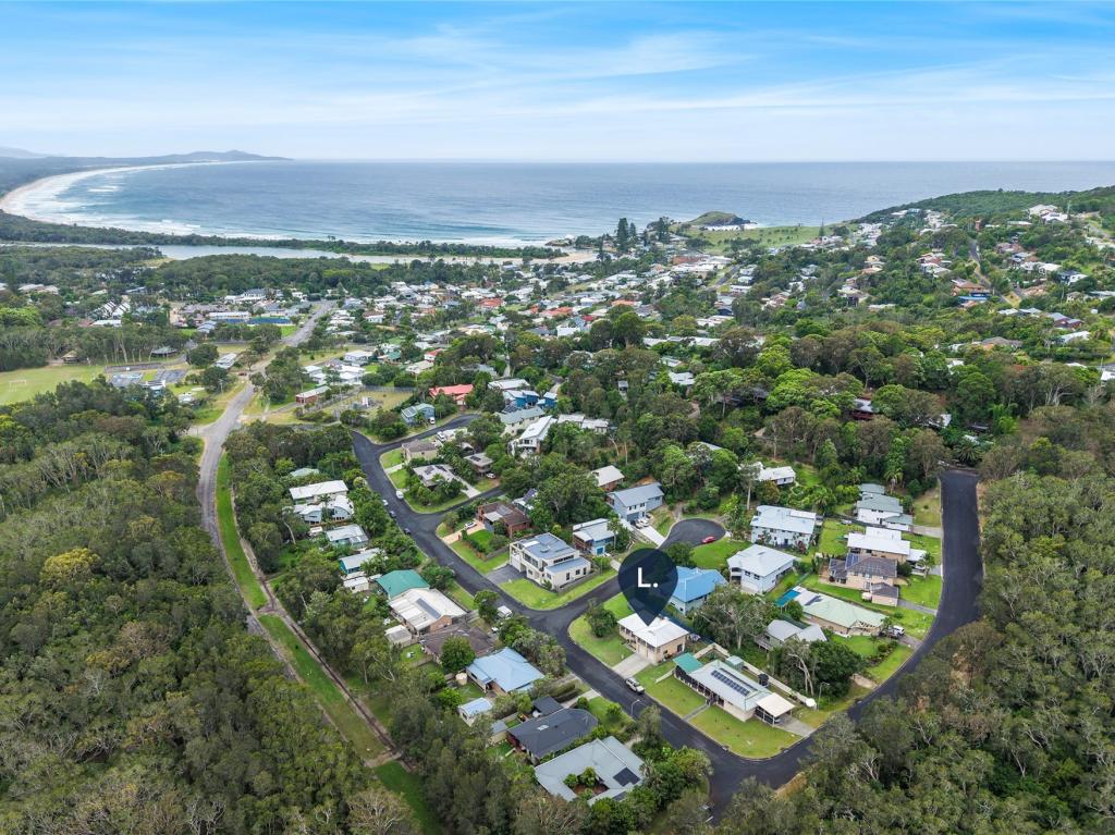 12 Charles Parry St, Crescent Head, NSW 2440