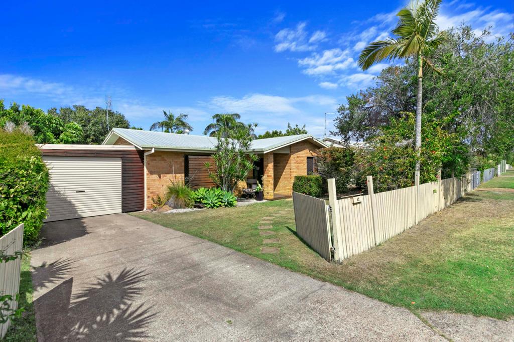 42 Limpus St, Urangan, QLD 4655