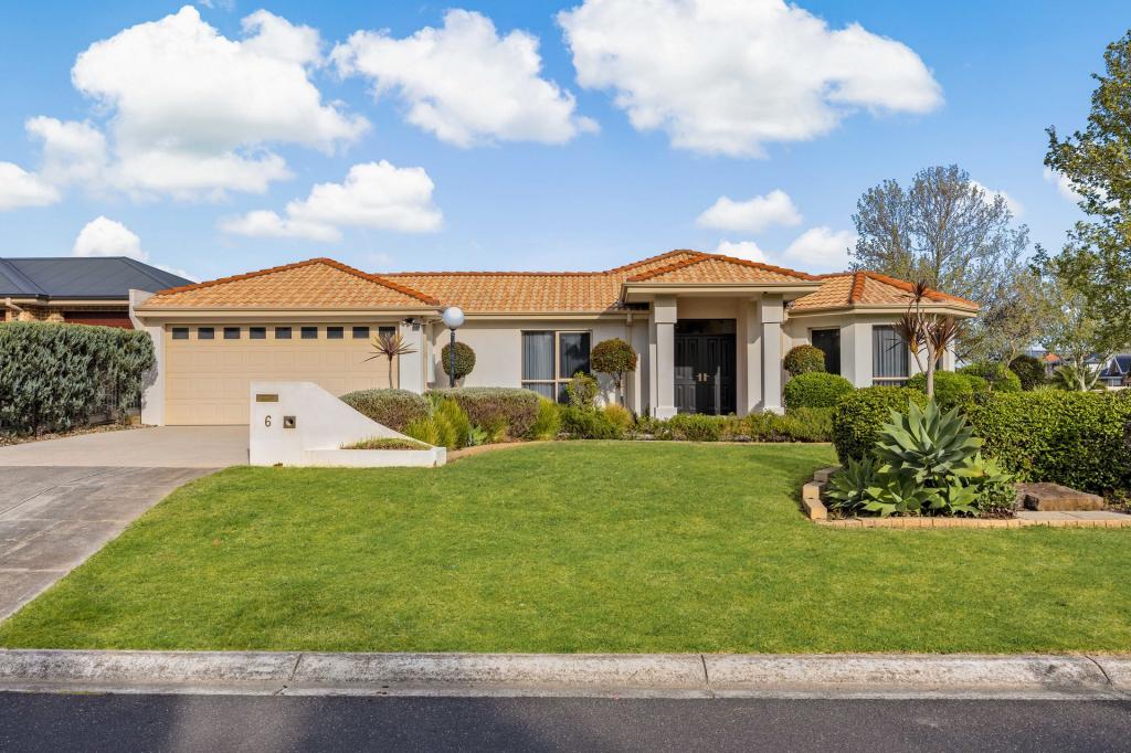 6 Robertsons Rd, Taylors Lakes, VIC 3038