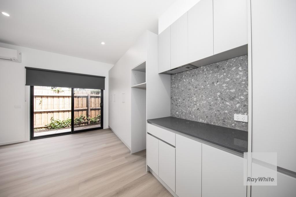 1 Porter St, Melton South, VIC 3338