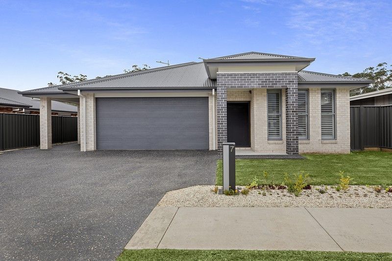 7 Ocean Point Ave, Moonee Beach, NSW 2450