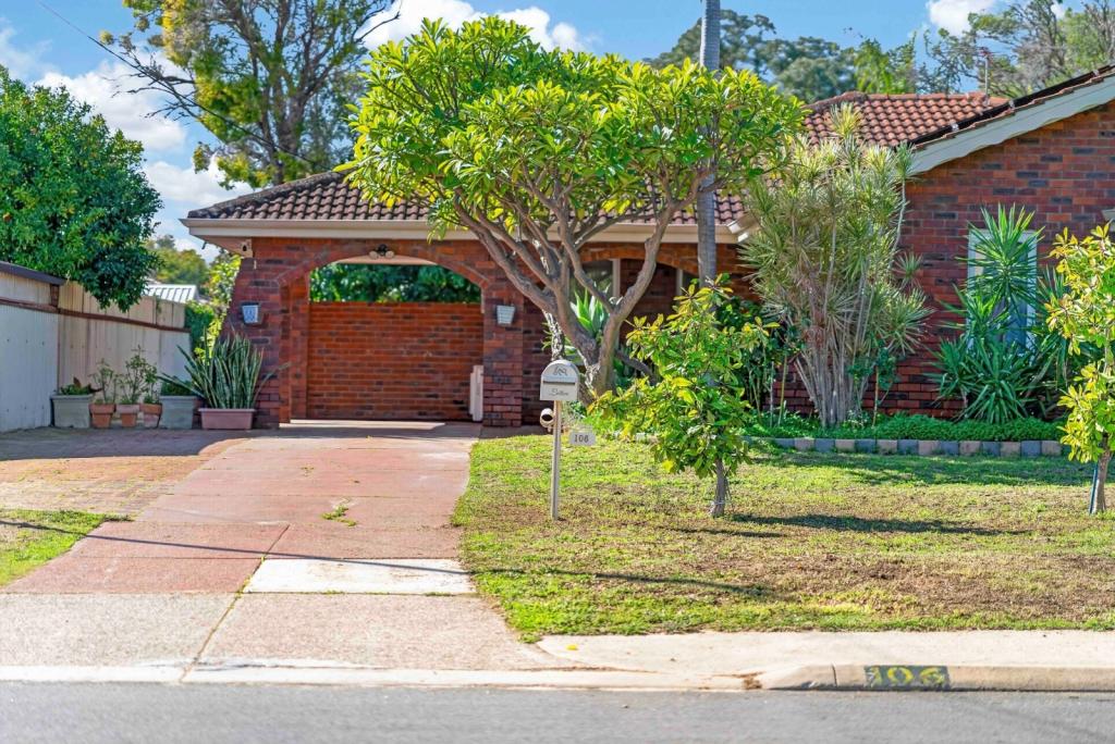 106 Carisbrooke St, Maddington, WA 6109