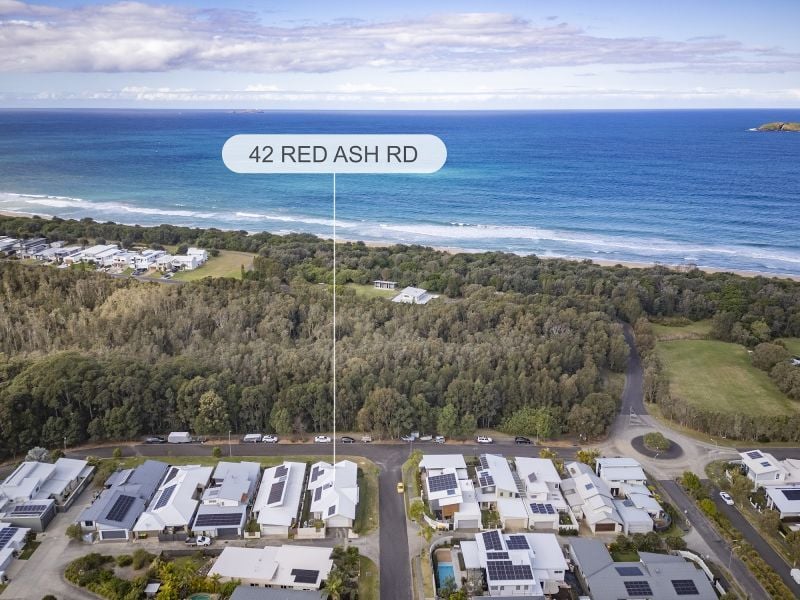 42 RED ASH RD, SAPPHIRE BEACH, NSW 2450