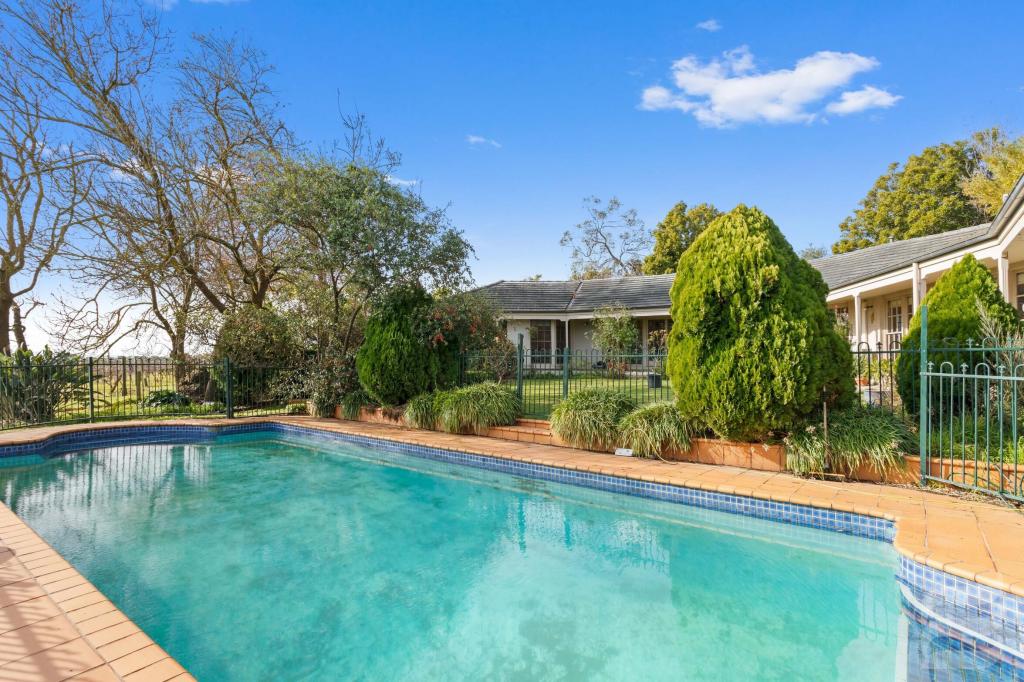 2 Godings Rd, Moorooduc, VIC 3933