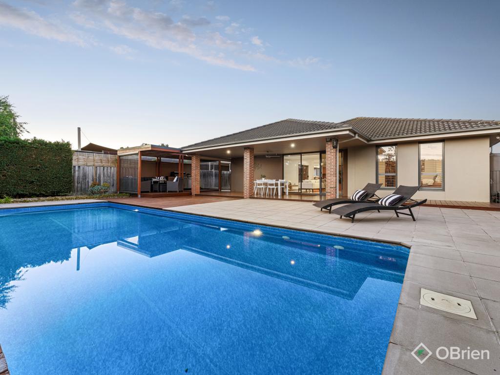 12 Leichhardt Ct, Sandhurst, VIC 3977