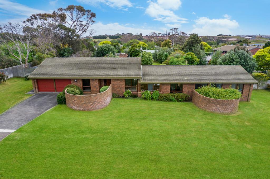 14 TARHOOK RD, WARRNAMBOOL, VIC 3280