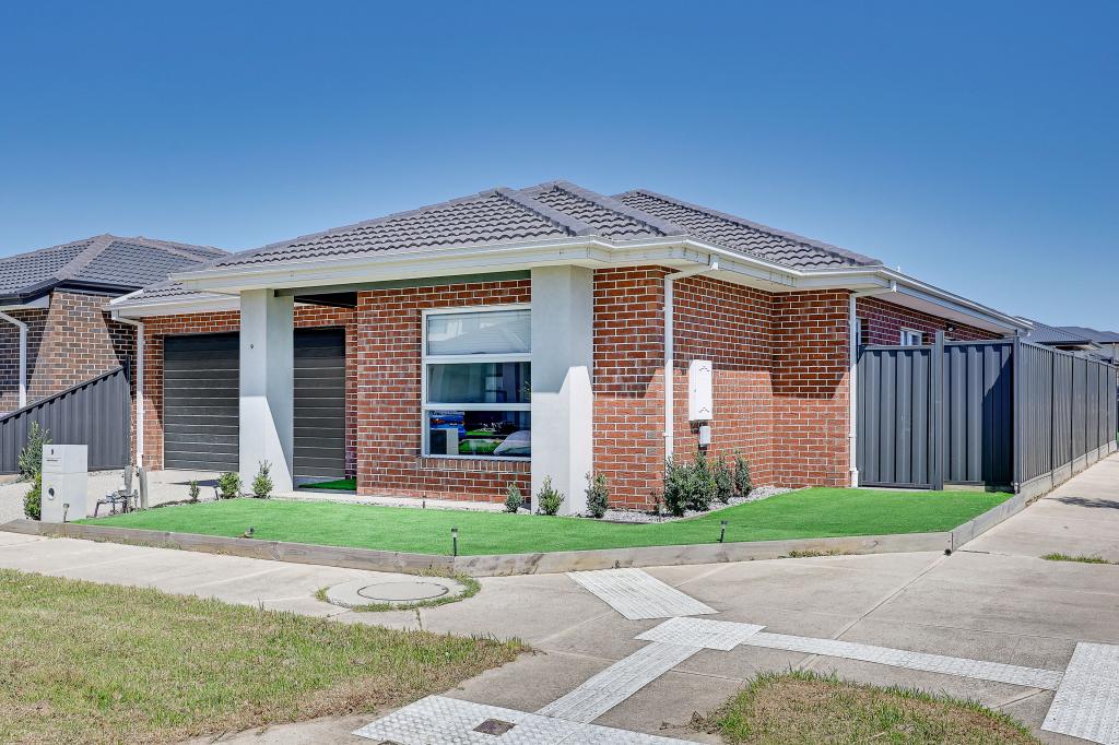 9 OVATA GR, DONNYBROOK, VIC 3064