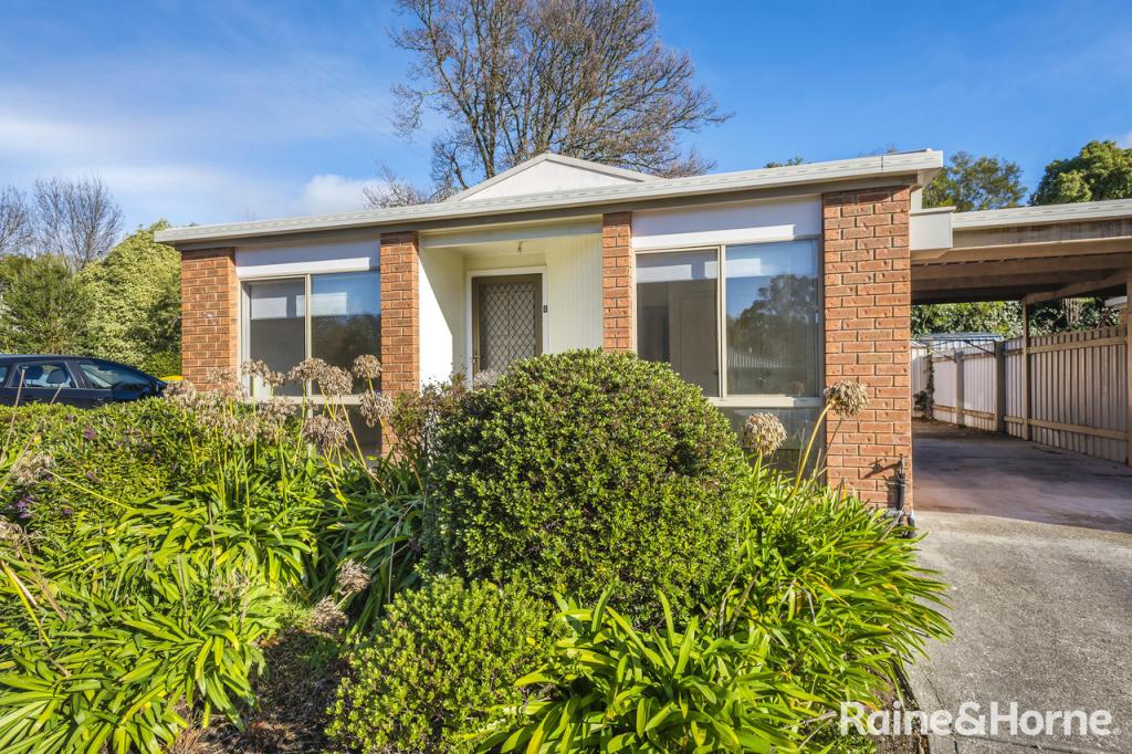 1/36 Howey St, Gisborne, VIC 3437