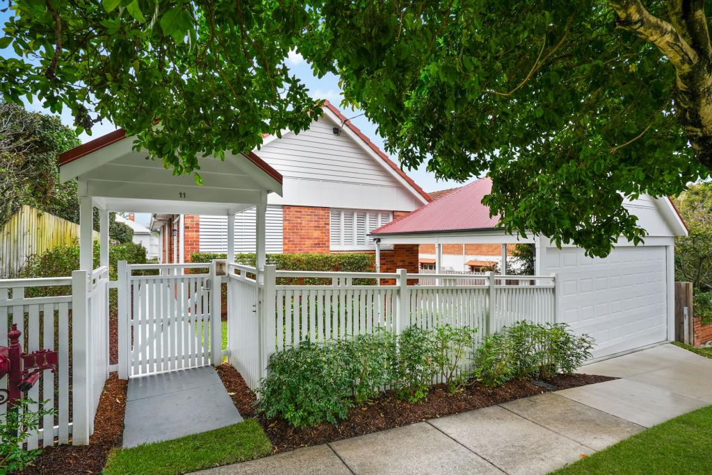 11 MARSDEN STREET, CLAYFIELD, QLD 4011