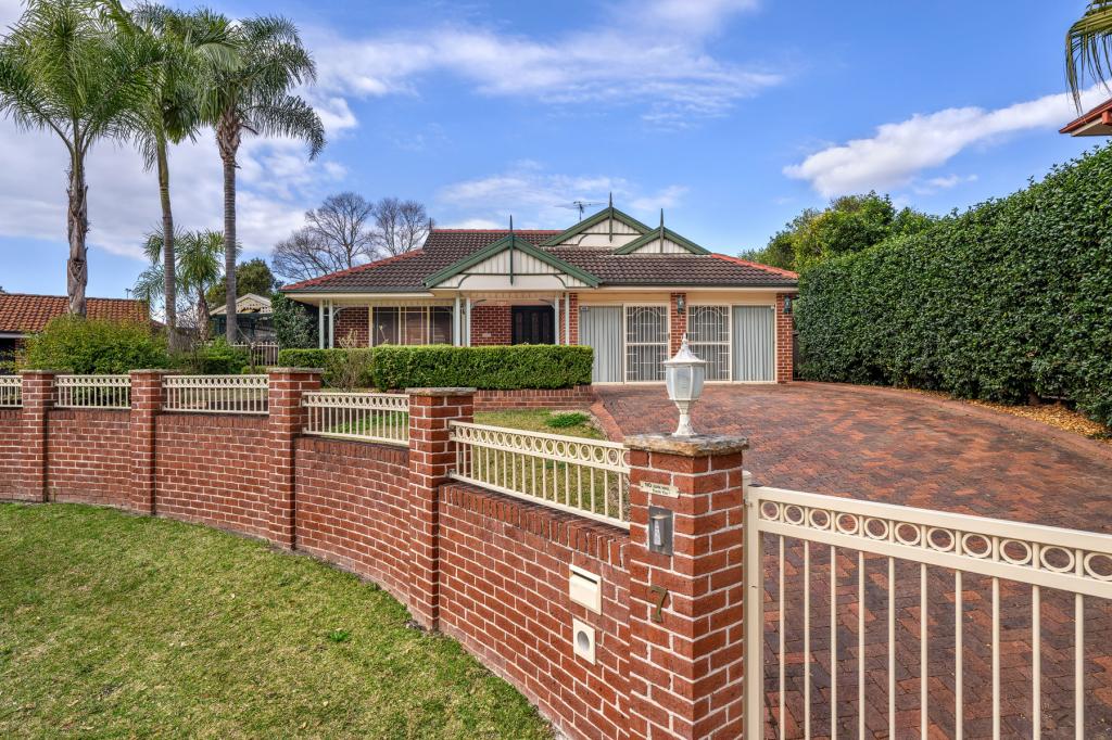 7 DAFFODIL PL, GLENMORE PARK, NSW 2745