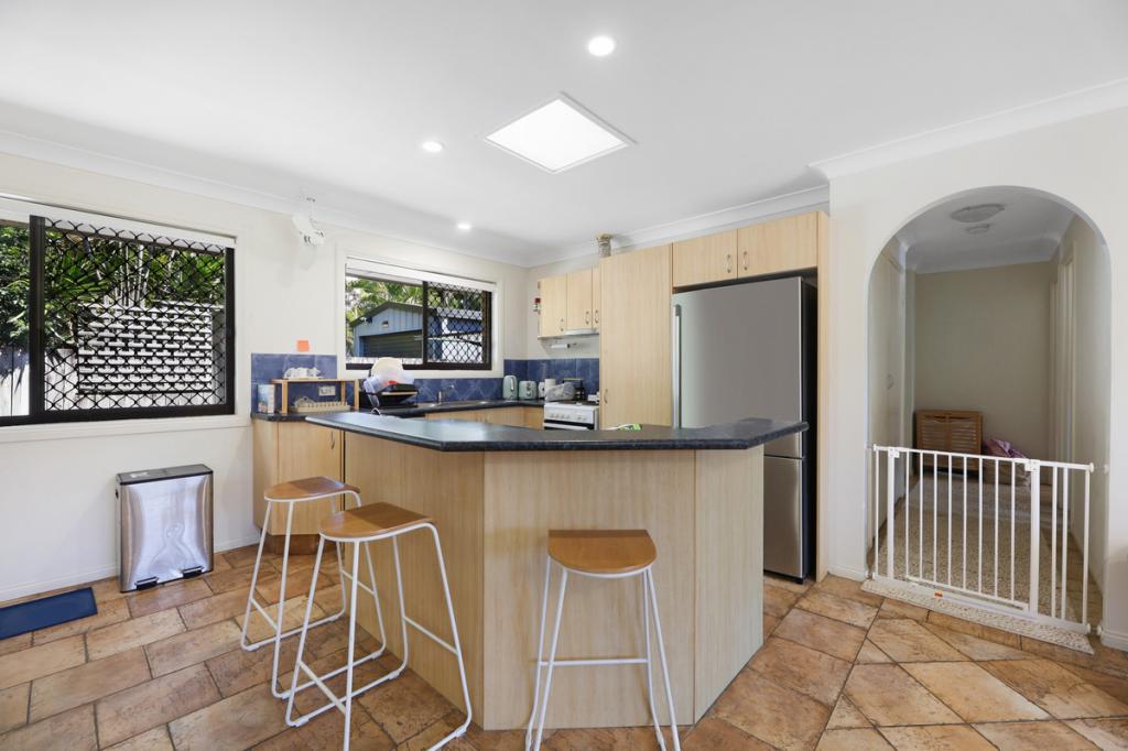 2/5 Shrike Ct, Burleigh Waters, QLD 4220