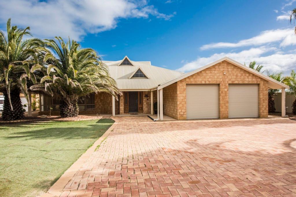 19 Tersonia Way, Strathalbyn, WA 6530