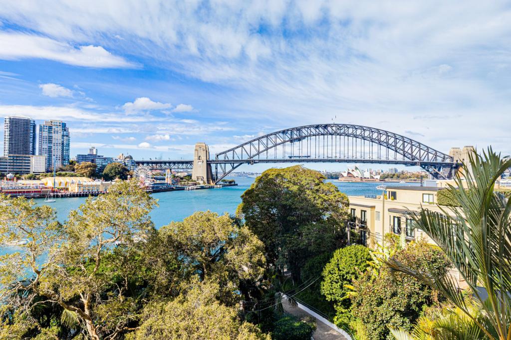 5/5 EAST CRESCENT ST, MCMAHONS POINT, NSW 2060