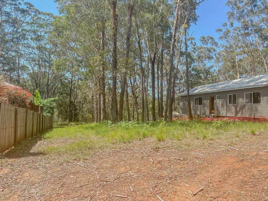 33 Basket Beach Rd, Russell Island, QLD 4184