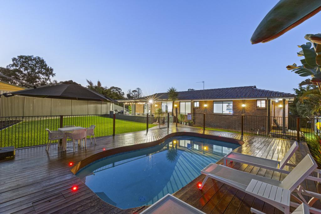 8 Lexington Dr, Worongary, QLD 4213