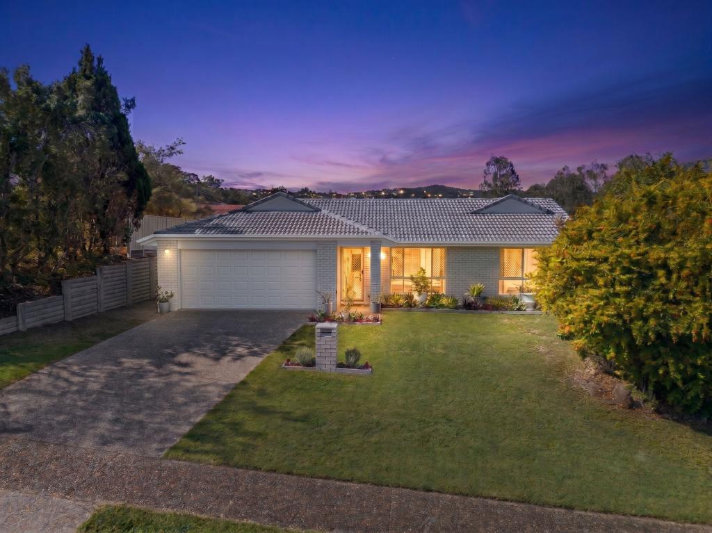 40 HAWKES AVE, ARANA HILLS, QLD 4054
