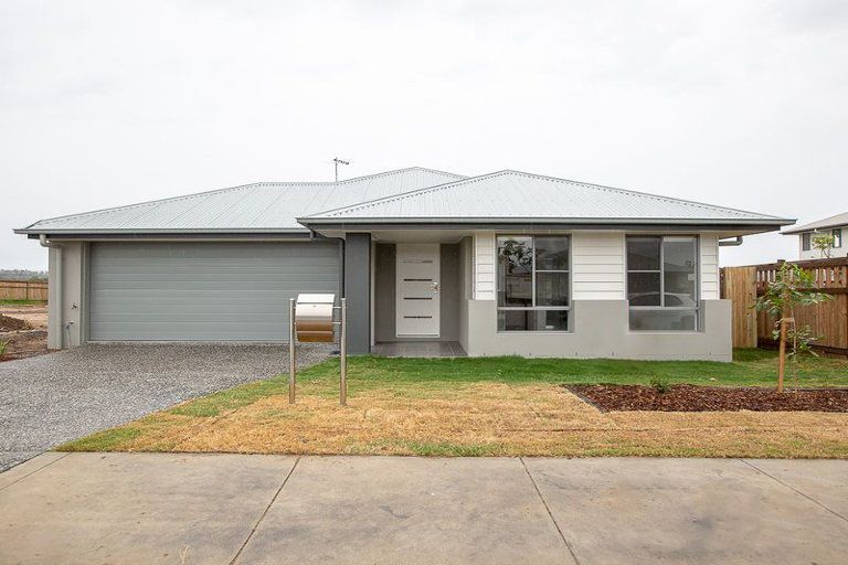 71 Trailblazer Dr, Flagstone, QLD 4280