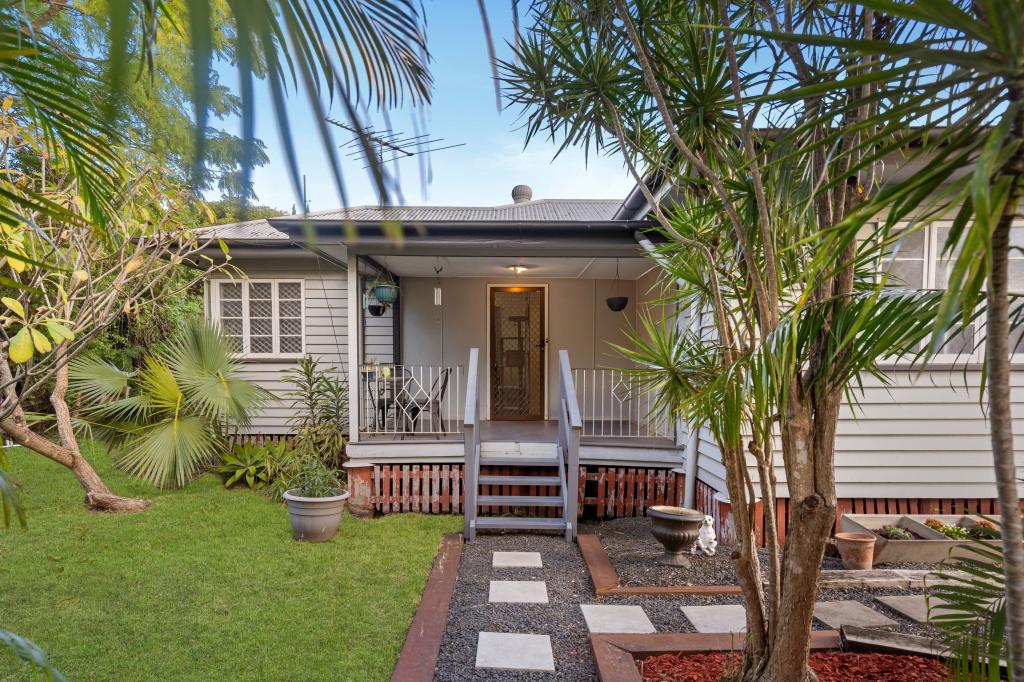 135 Blackstone Rd, Silkstone, QLD 4304