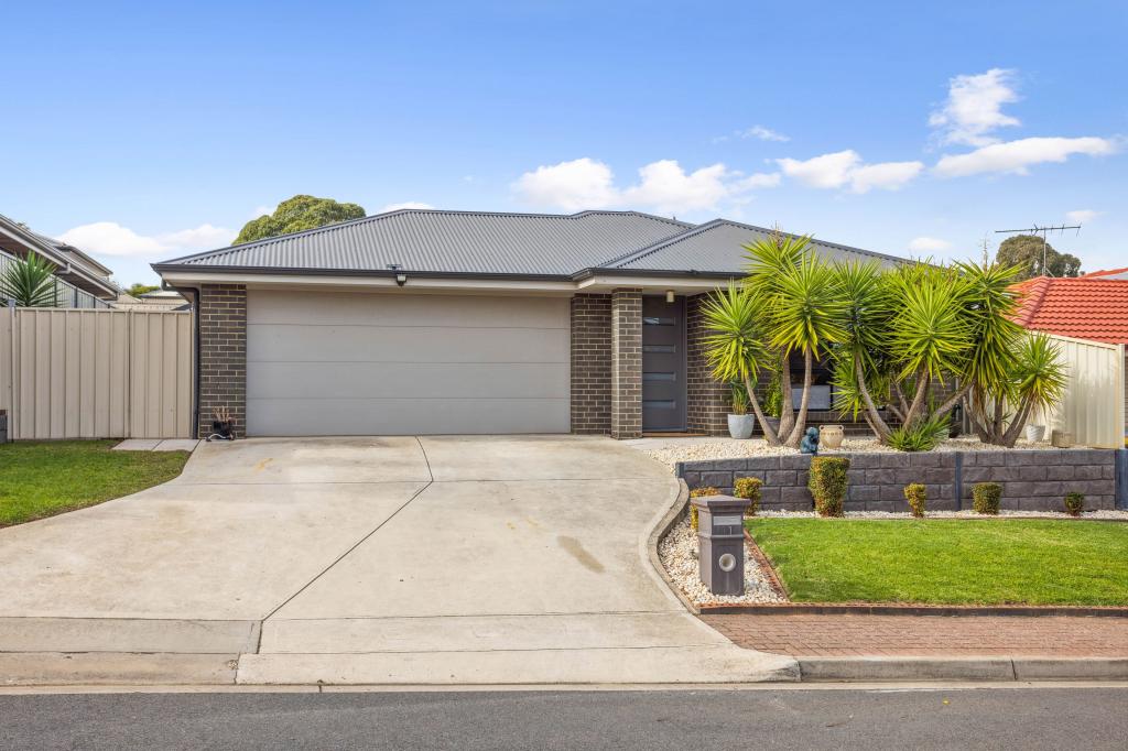 11 Lance Ave, Hackham, SA 5163