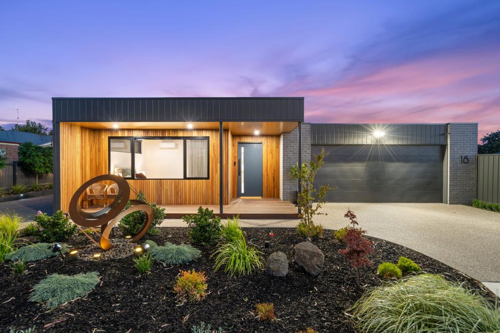 18 Borwick St, Colac, VIC 3250