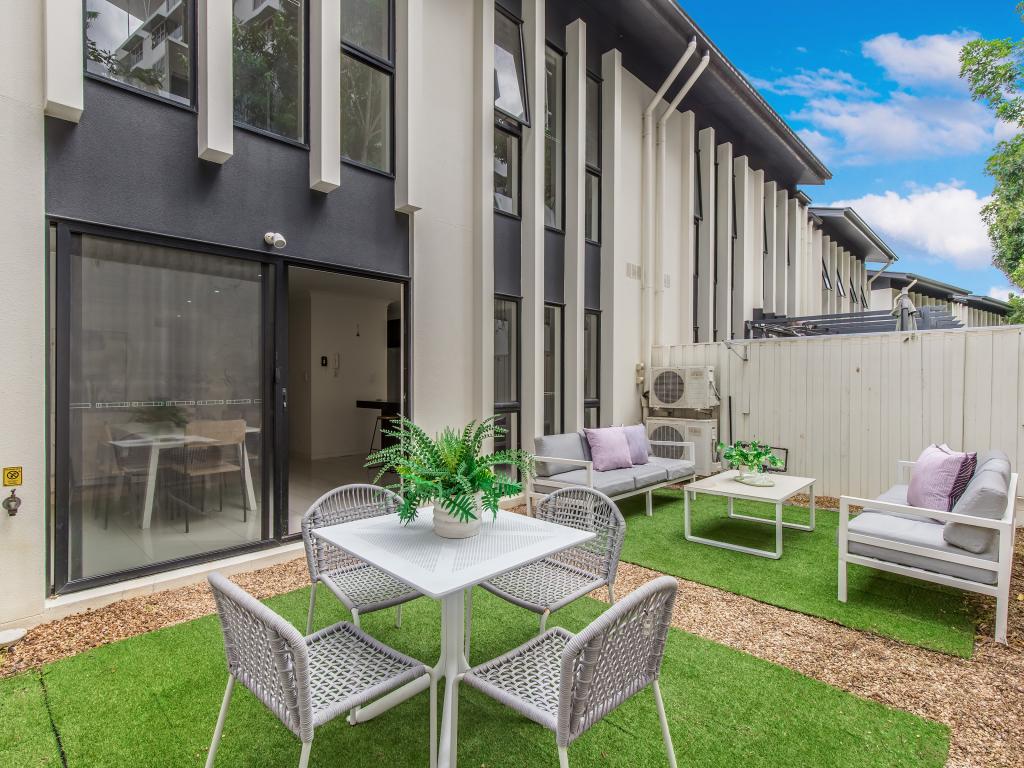 35 Easthill Dr, Robina, QLD 4226